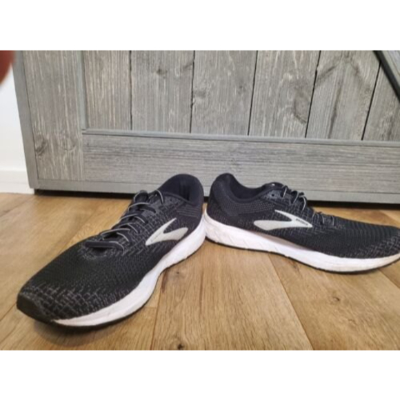 BROOKS Revel 3 Running Sneaker Black/ White Size 11 Medium (В) 1203021В012 main image 4